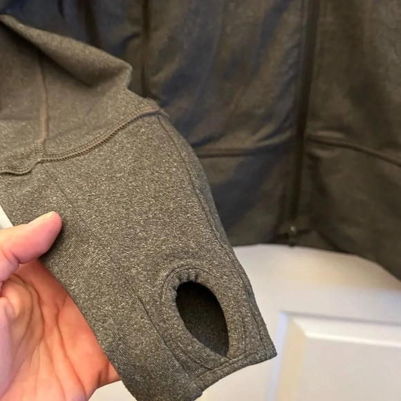 ! LULULEMON In Stride Jacket Sweatshirt  Zip Up Gray size 8 - Picture 5 of 7